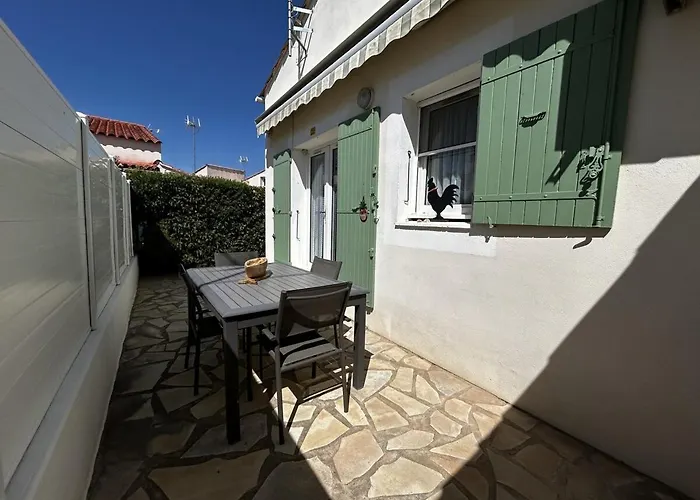 Mas Provencal T4 Climatise Avec Parking Et Jardinet