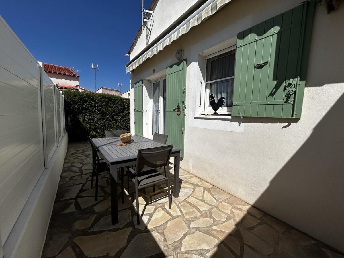Holiday home Mas Provencal T4 Climatise Avec Parking Et Jardinet Aigues-Mortes