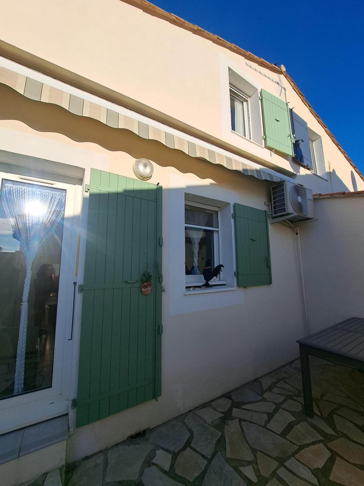 Holiday home Mas Provencal T4 Climatise Avec Parking Et Jardinet Aigues-Mortes